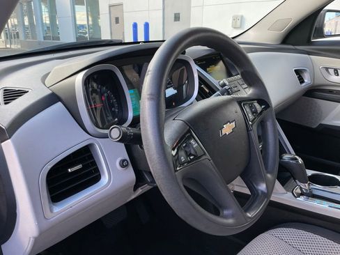 Used 2017 Chevrolet Equinox LS image 27