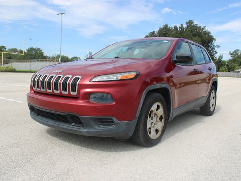 Used 2014 Jeep Cherokee Sport FWD image 3