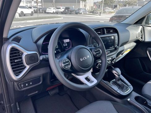 New 2025 Kia Soul LX w/ LX Technology Package image 9