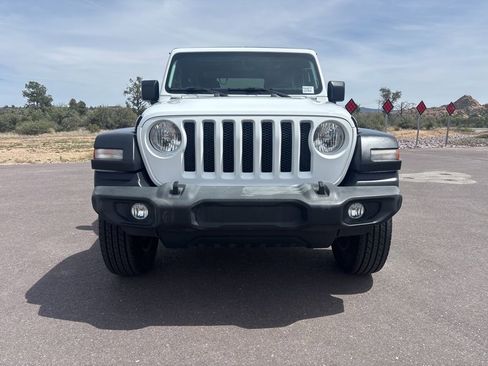Used 2020 Jeep Wrangler Sport AWD/4WD image 9