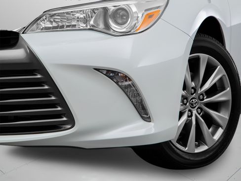 Used 2017 Toyota Camry SE FWD image 60
