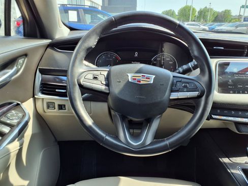 Used 2023 Cadillac XT4 Luxury FWD image 15
