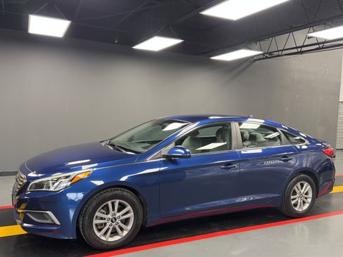 Used 2016 Hyundai Sonata SE FWD image 2