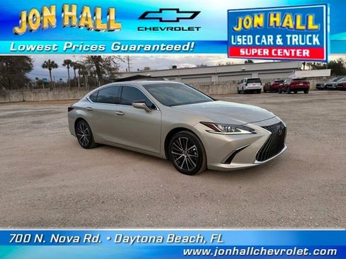 Used 2025 Lexus ES 350 350 4D Sedan image 16