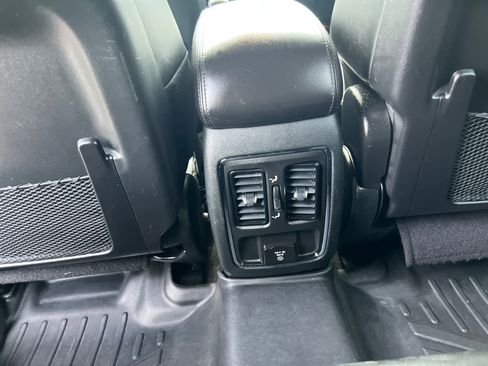 Used 2021 Jeep Grand Cherokee Laredo X image 31