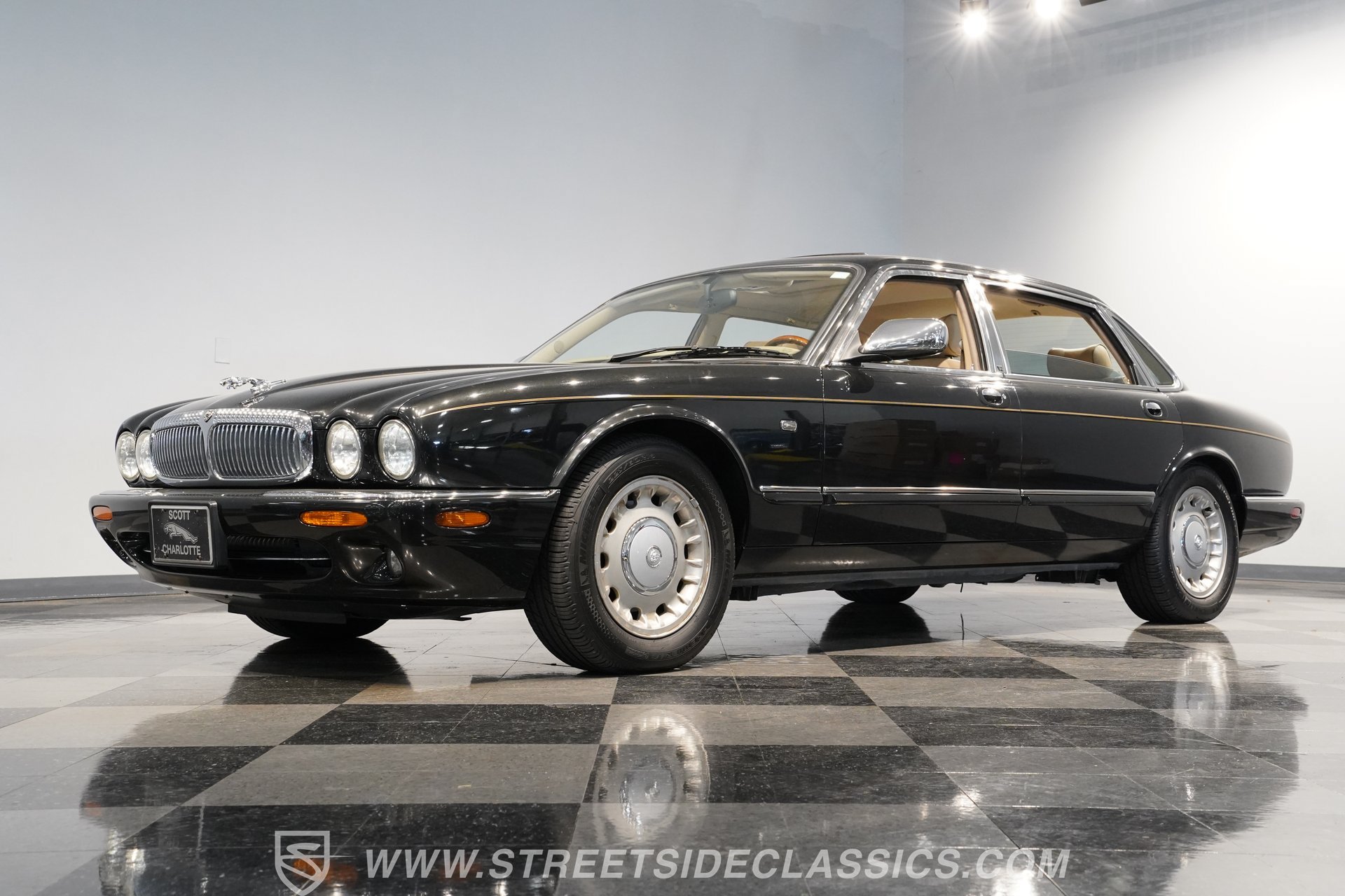 Used 1998 Jaguar XJ8 L RWD image 22