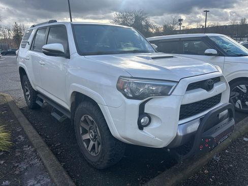 Used 2018 Toyota 4Runner TRD Off-Road Premium image 3
