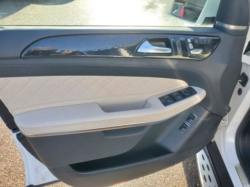 Used 2018 Mercedes-Benz GLS 550 4MATIC image 9