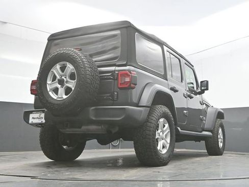 Used 2018 Jeep Wrangler Unlimited Sport S image 34