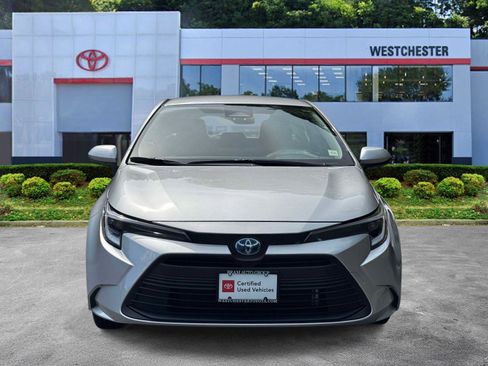 Certified 2025 Toyota Corolla LE AWD/4WD image 2