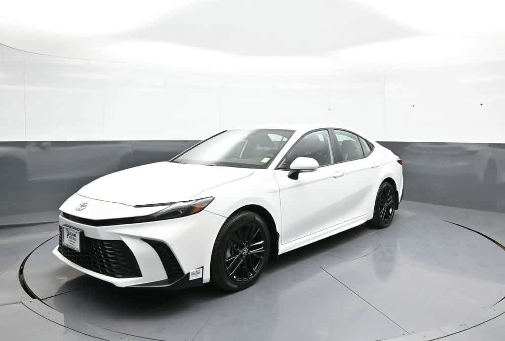 Used 2025 Toyota Camry SE w/ Convenience Package AWD/4WD image 1