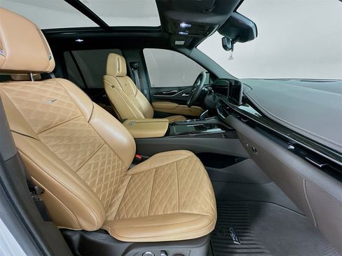 Used 2024 Cadillac Escalade Sport w/ Touring Package image 32