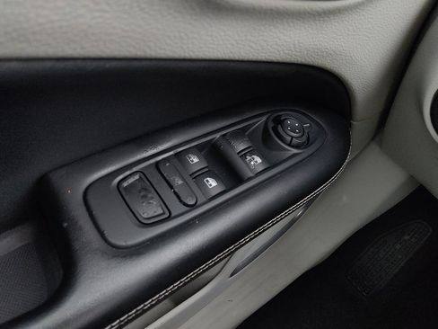 Used 2018 Jeep Compass Latitude w/ Popular Equipment Group image 27