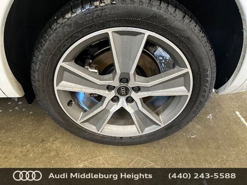 Used 2025 Audi Q5 2.0T Premium w/ Convenience Plus Package image 31