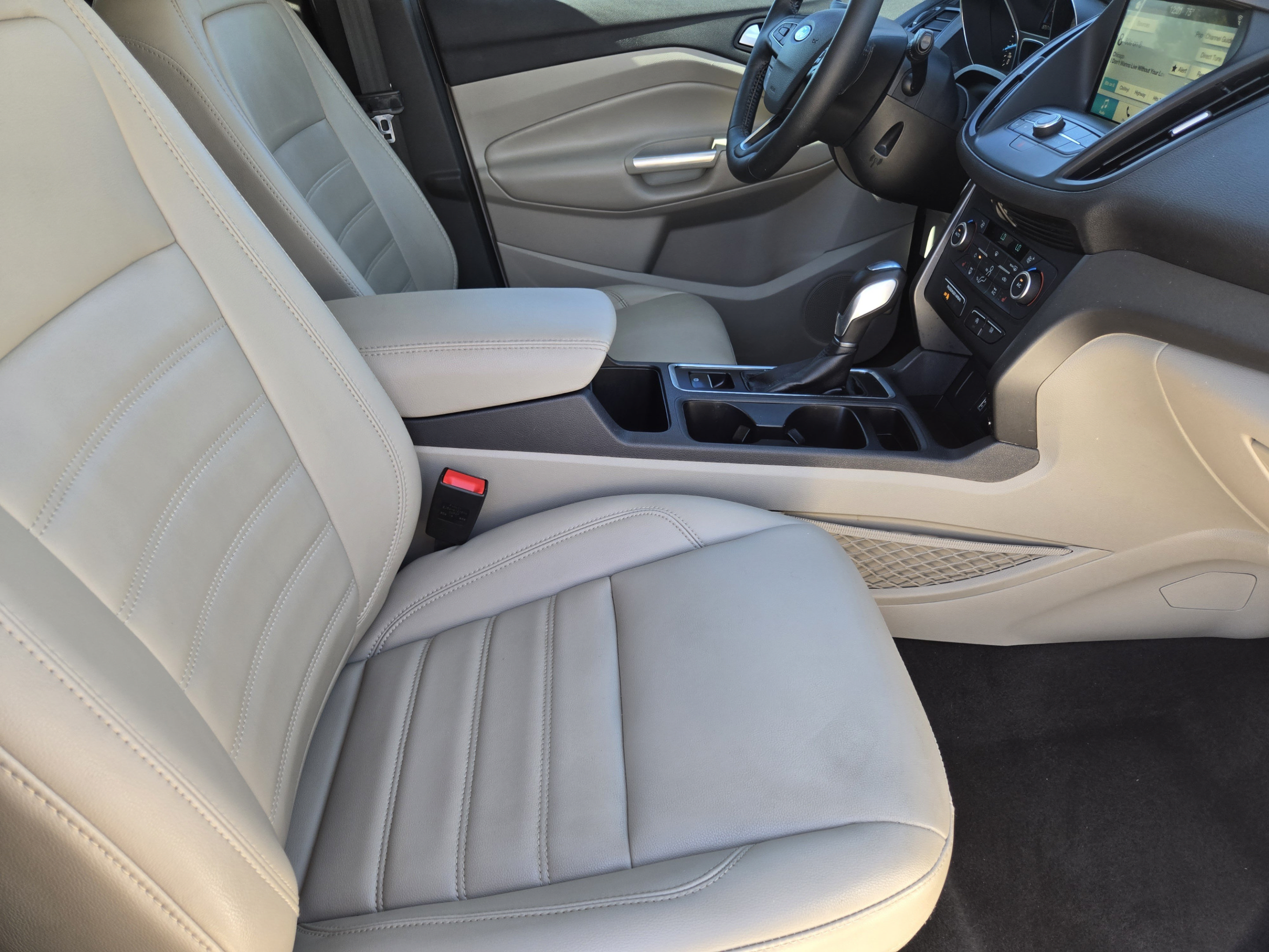 Used 2019 Ford Escape SEL FWD image 10