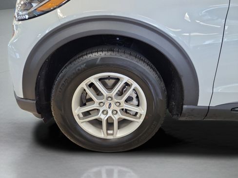New 2026 Ford Explorer Active w/ Active Comfort Package RWD image 28