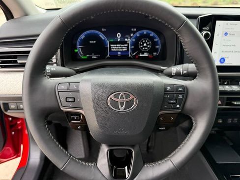 Used 2026 Toyota Camry XLE image 15