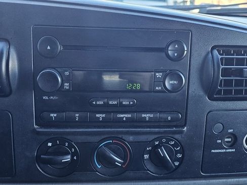 Used 2006 Ford F350 XLT image 13