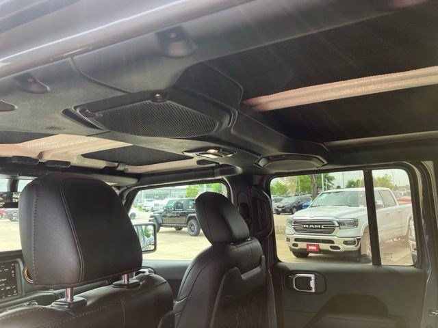 Used 2022 Jeep Gladiator Mojave w/ LED Lighting Group AWD/4WD image 28