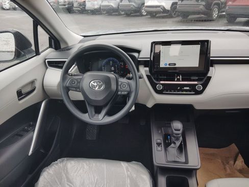New 2026 Toyota Corolla Cross L image 8