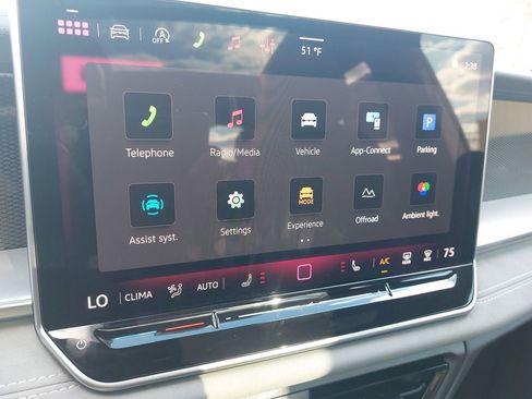 New 2026 Volkswagen Tiguan SE R-Line AWD/4WD image 16