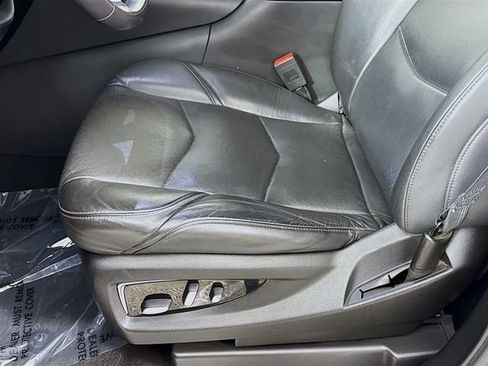 Used 2019 Cadillac Escalade Premium Luxury image 20