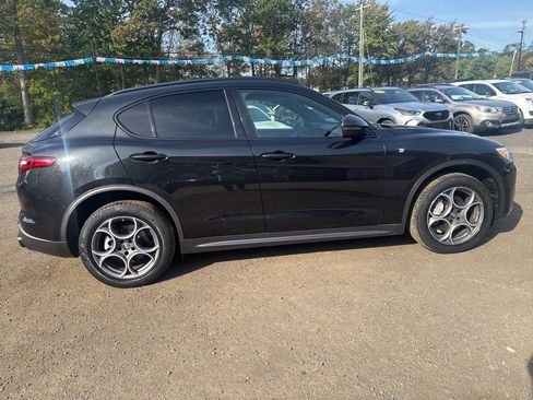 Used 2022 Alfa Romeo Stelvio Ti image 13
