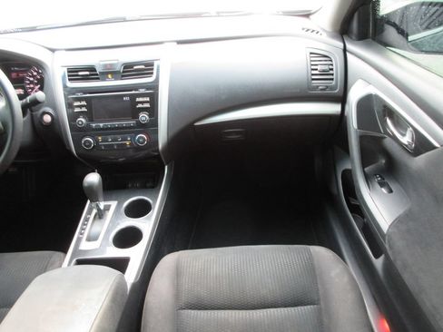 Used 2014 Nissan Altima 2.5 S w/ Display Audio Package FWD image 16