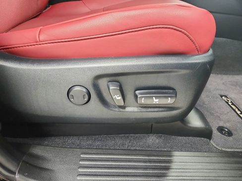 Used 2023 Lexus GX 460 Premium w/ Premium Package image 40