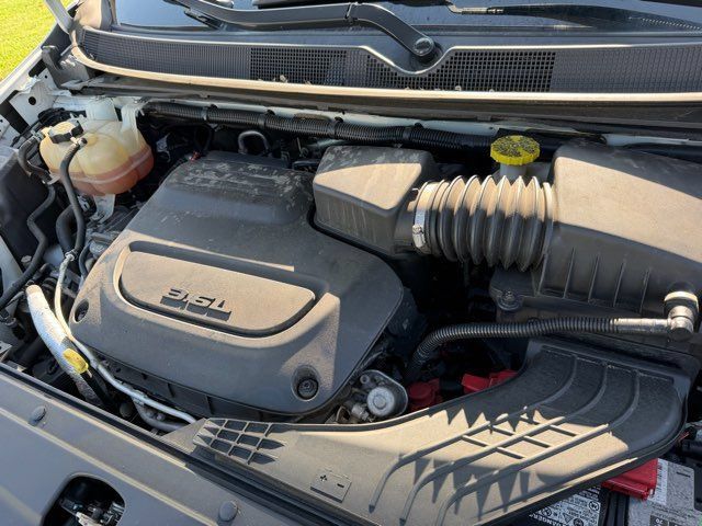 Used 2019 Chrysler Pacifica Touring-L FWD image 26
