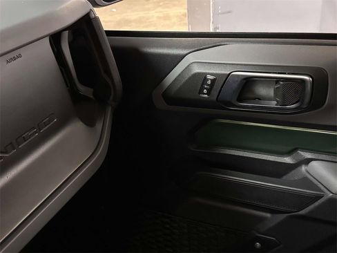 Used 2023 Ford Bronco Base image 28