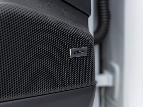 New 2025 Porsche Macan Electric image 25