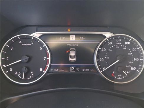 Used 2025 Nissan Sentra SV image 11