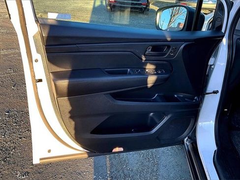 Used 2023 Honda Odyssey EX-L image 9