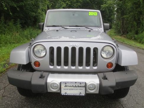 Used 2013 Jeep Wrangler Unlimited Sahara w/ Connectivity Group AWD/4WD image 3