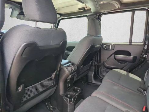 Used 2024 Jeep Wrangler Unlimited Rubicon AWD/4WD image 15