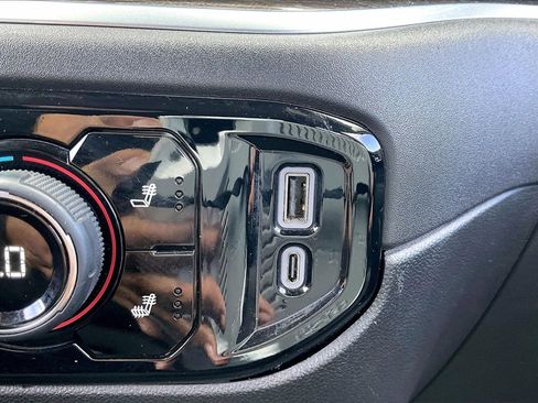 Used 2025 Chevrolet Silverado 1500 LT image 30