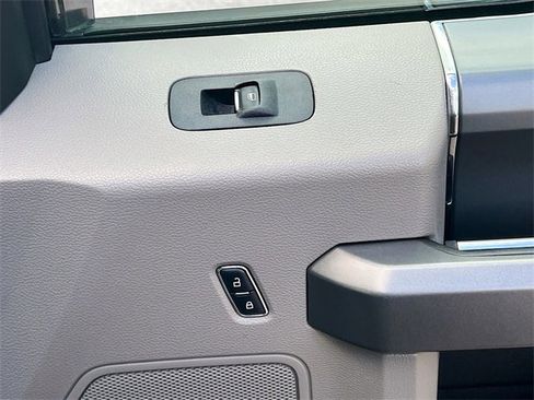 Used 2017 Ford F350 XLT w/ XLT Premium Package image 30