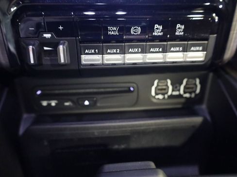 Used 2019 RAM 2500 Limited image 26