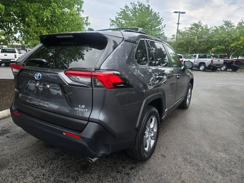 Used 2022 Toyota RAV4 LE AWD/4WD image 7