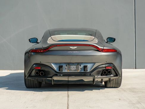 Used 2019 Aston Martin V8 Vantage Coupe image 8