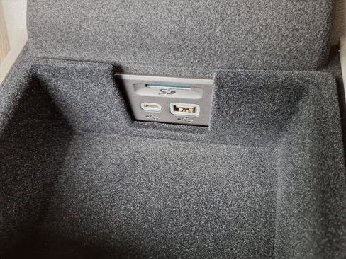 Used 2024 Cadillac XT5 Premium Luxury w/ Technology Package image 18