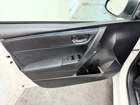Used 2018 Toyota Corolla SE FWD image 13
