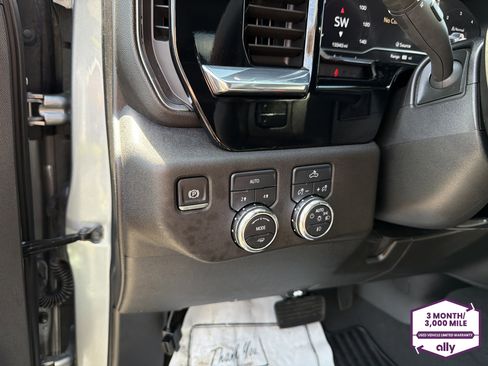 Used 2025 GMC Sierra 1500 Elevation image 15