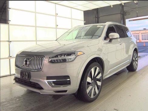 Certified 2024 Volvo XC90 T8 Ultimate image 1