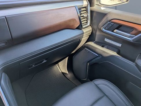 Used 2023 GMC Sierra 1500 Denali w/ Denali Reserve Package image 18