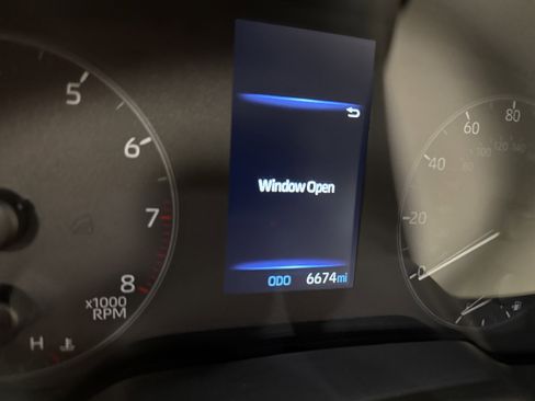 Used 2025 Toyota Corolla Cross LE w/ Moonroof Package image 5