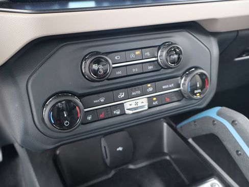 Used 2022 Ford Bronco Wildtrak AWD/4WD image 20