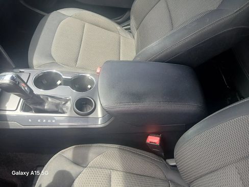 Used 2017 Ford Explorer XLT FWD image 8