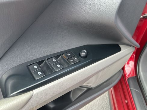 Used 2018 Toyota Camry SE image 8